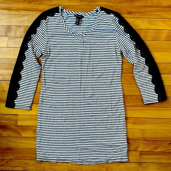 Stork & Babe Women’s Maternity Stripped Shirt Size Small - Picture 1 of 9